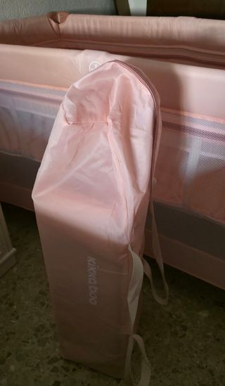 Cuna de viaje para bebé color rosa pastel