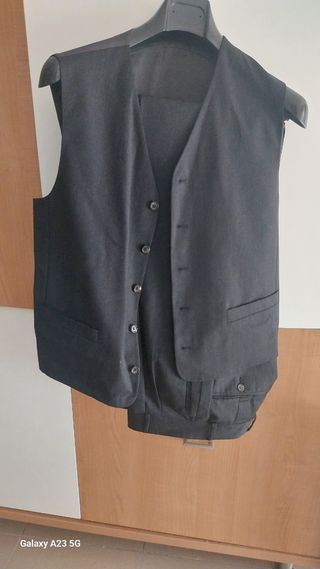 Traje Boss Gris Completo Chaleco y Pantalón 