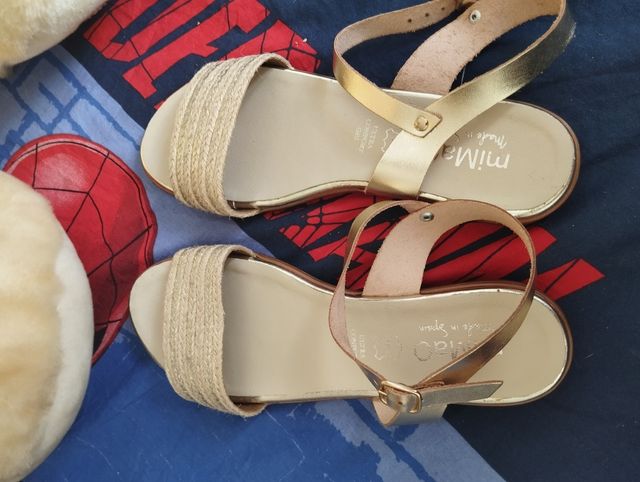 Sandalias Mimao Beige y Doradas