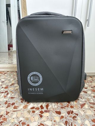 Mochila negra gris nueva con etiqueta escuela