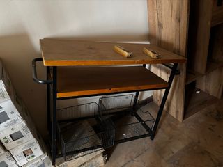 Mueble de apoyo madera y metal