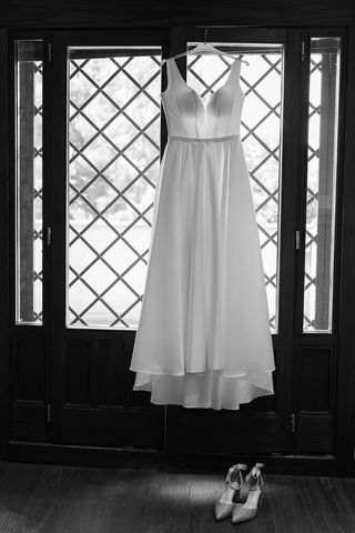 Vestido de Novia 2025 con velo incluido.