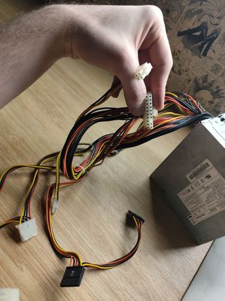 Fuente Alimentación PC Gigabyte