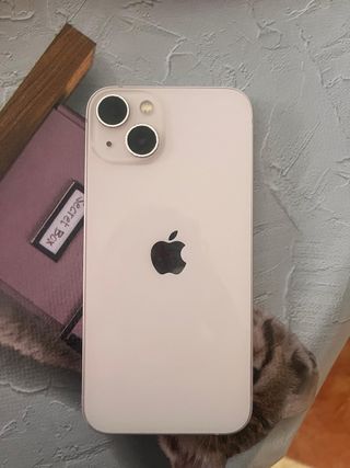 iPhone 13 en rosa