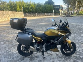 BMW F900XR Dorada