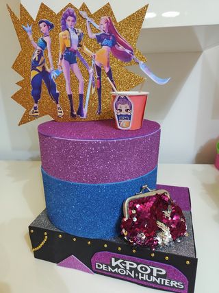 Torta scenografica K-POP
