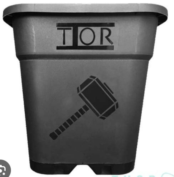 Vasos Quadrados Pretos em Plástico