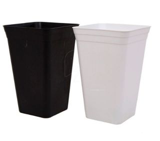 Vasos Quadrados Pretos em Plástico