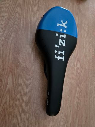 Sillín Fizik Tundra Azul/Negro