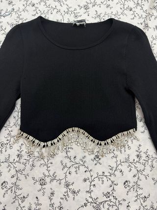 Camiseta Zara manga larga con pedrería