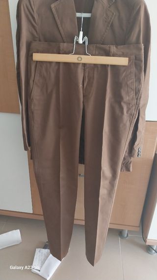 Traje Prada Marrón - Hecho en Italia