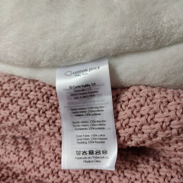 Saco para capazo. Marca Cotton juice. Color rosa.