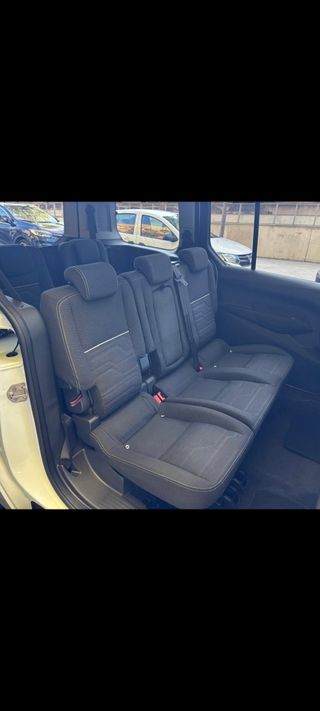 Ford Grand Tourneo Connec 2017