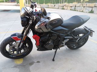 Triumph Trident 660
