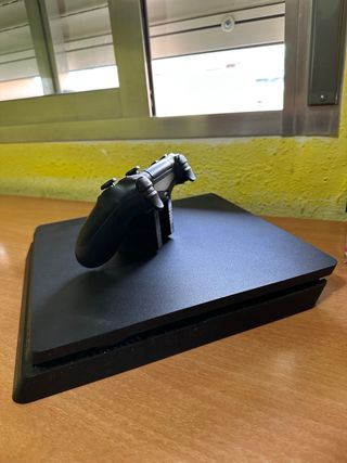 PS4 Slim Negra