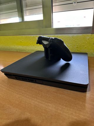 PS4 Slim Negra