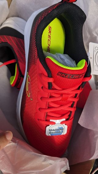 Deportivas Skechers Talla 40.5 Rojas y Negras