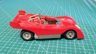 Lotto 2 modellini Maserati + Ferrari scala 1/43