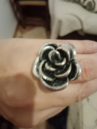 Anillo Flor Negro y Plateado