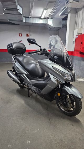 Kymco Grand Dink 300