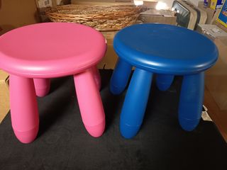 Sedie in plastica per bambini (blu e rosa)