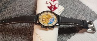 Reloj de pulsera con diseño de edificio