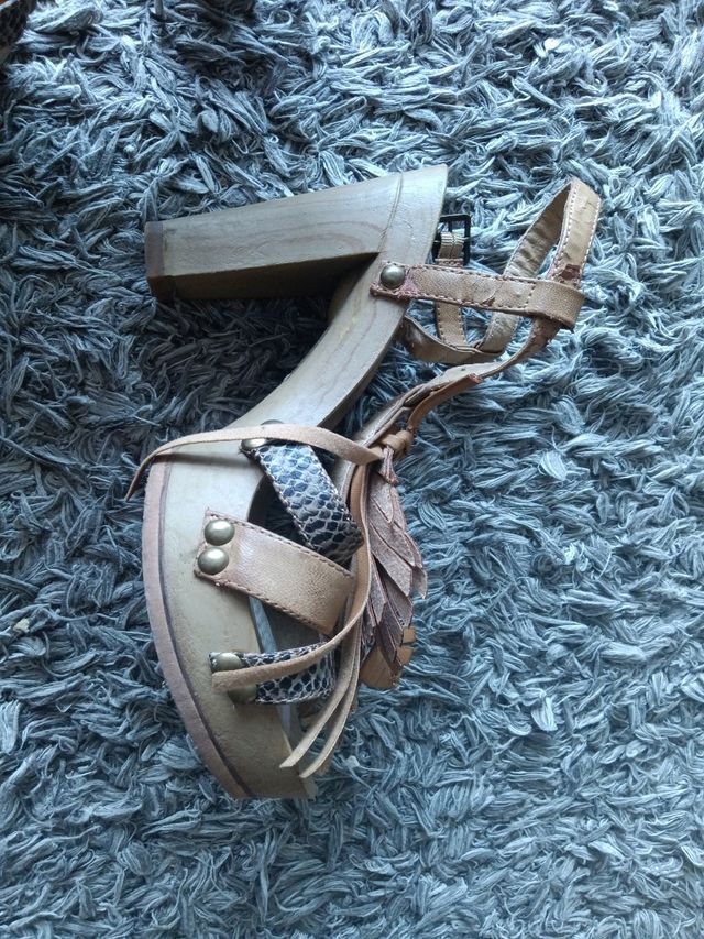 Sandali Mustang taglia 39 monouso