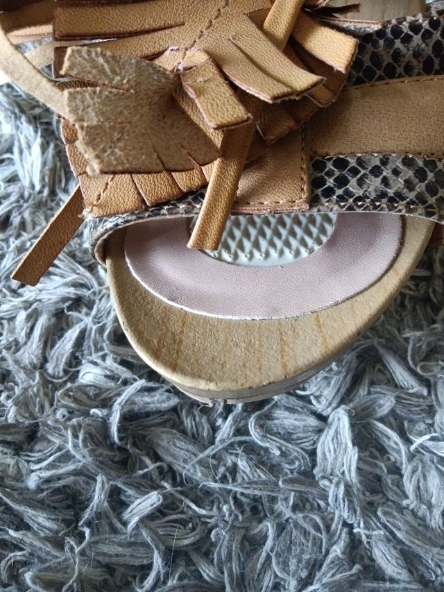 Sandali Mustang taglia 39 monouso