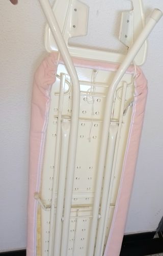 Tabla de planchar.Se puede recoger navalmoral