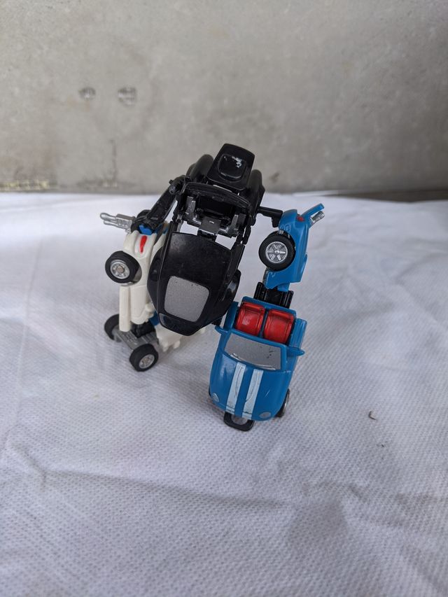 Robot Trasformabile Auto