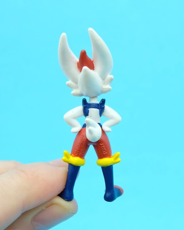 Cinderace Pokemon Tomy