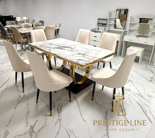 Mesa de comedor ovalada y sillas
