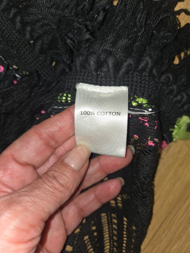 Top Boho Chic Negro con Detalles