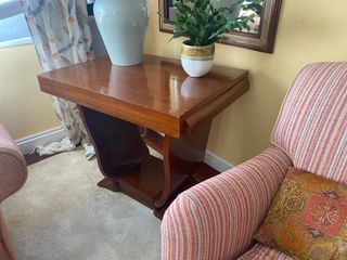 Mesa auxiliar Art Decó de madera