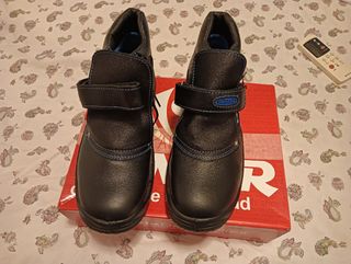 Botas de soldador PANTER fragua velcro negras
Nuev
