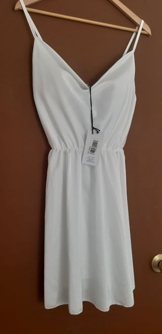 Vestido blanco de verano. Nuevo sin estrenar y con