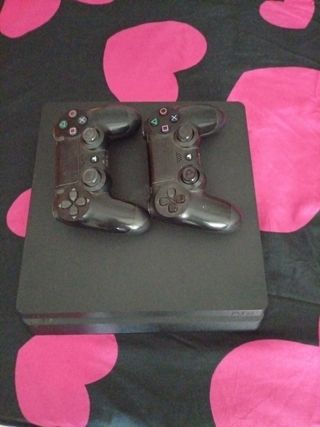 PS4 (PlayStation 4) Negra + 2 Mandos