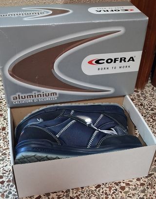 Zapatillas de seguridad azules y plateadas