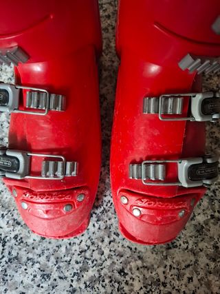 BOTAS ESQUI NORDICA ROJAS. PRECIO NEGOCIABLE.