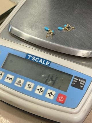 Pendientes de dama con piedras de oro 18k