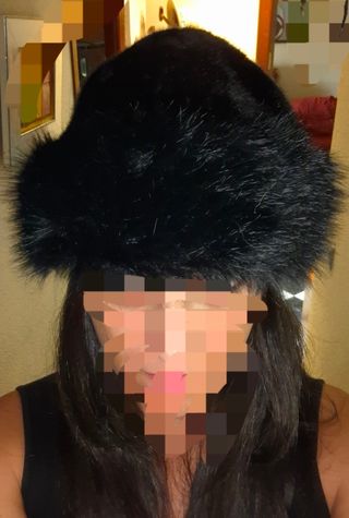 Gorro de pelo sintético negro