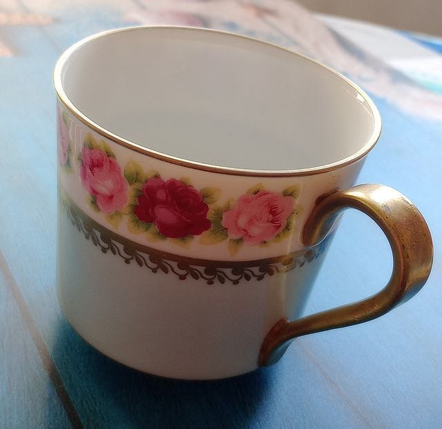 Tazza da tè anni '40 con rose
