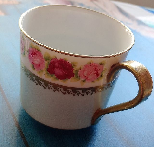 Tazza da tè anni '40 con rose