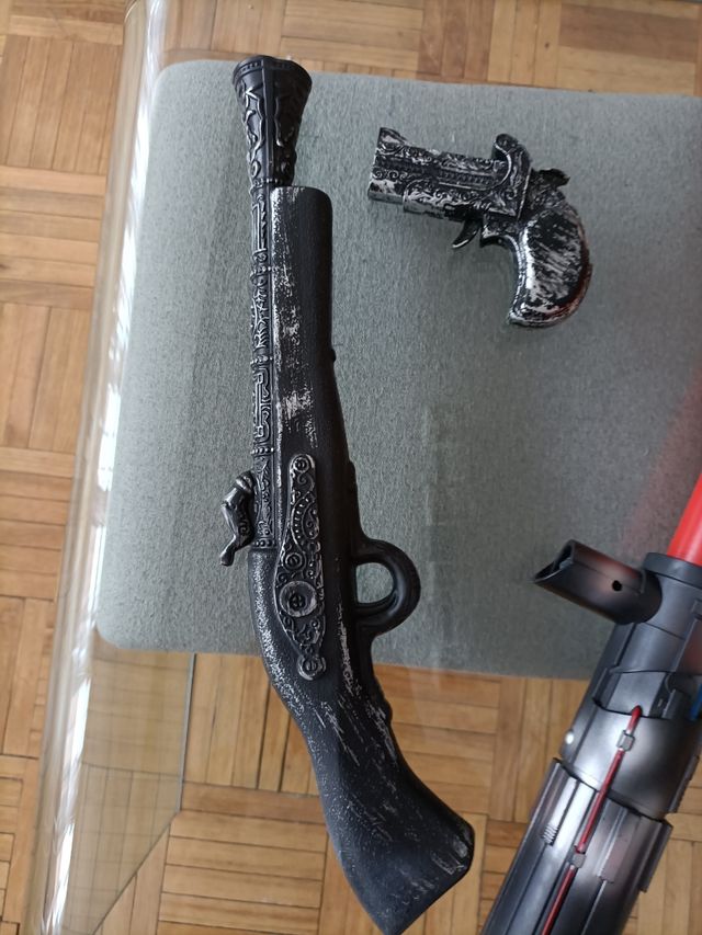 Complementos disfraz: Pistolas y sable