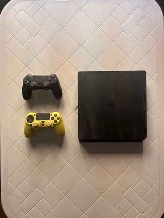 PS4 (PlayStation 4) + 2 Mandos