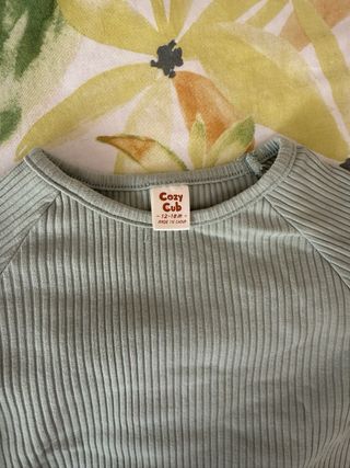 Conjunto bebé verde canalé
