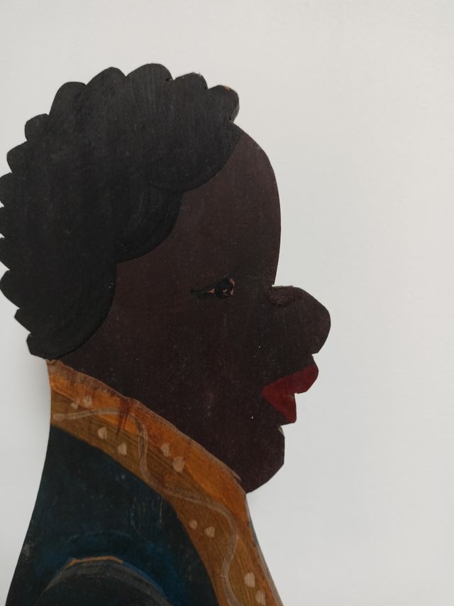 Figura mayordomo bandeja estilo 1900