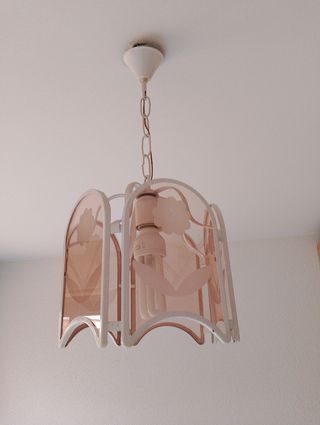 Lámpara colgante rosa y blanca