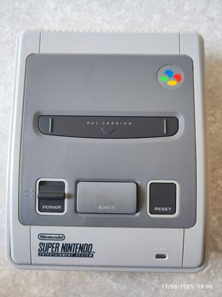Super Nintendo PAL Version Gris