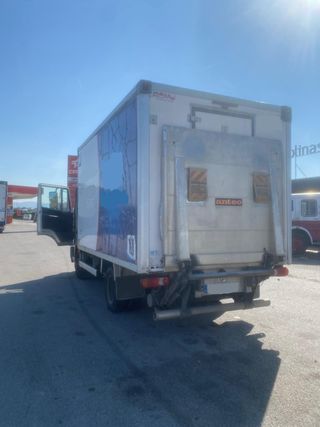 Camión Nissan ATLEON